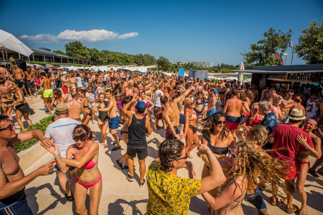 Beachparty140